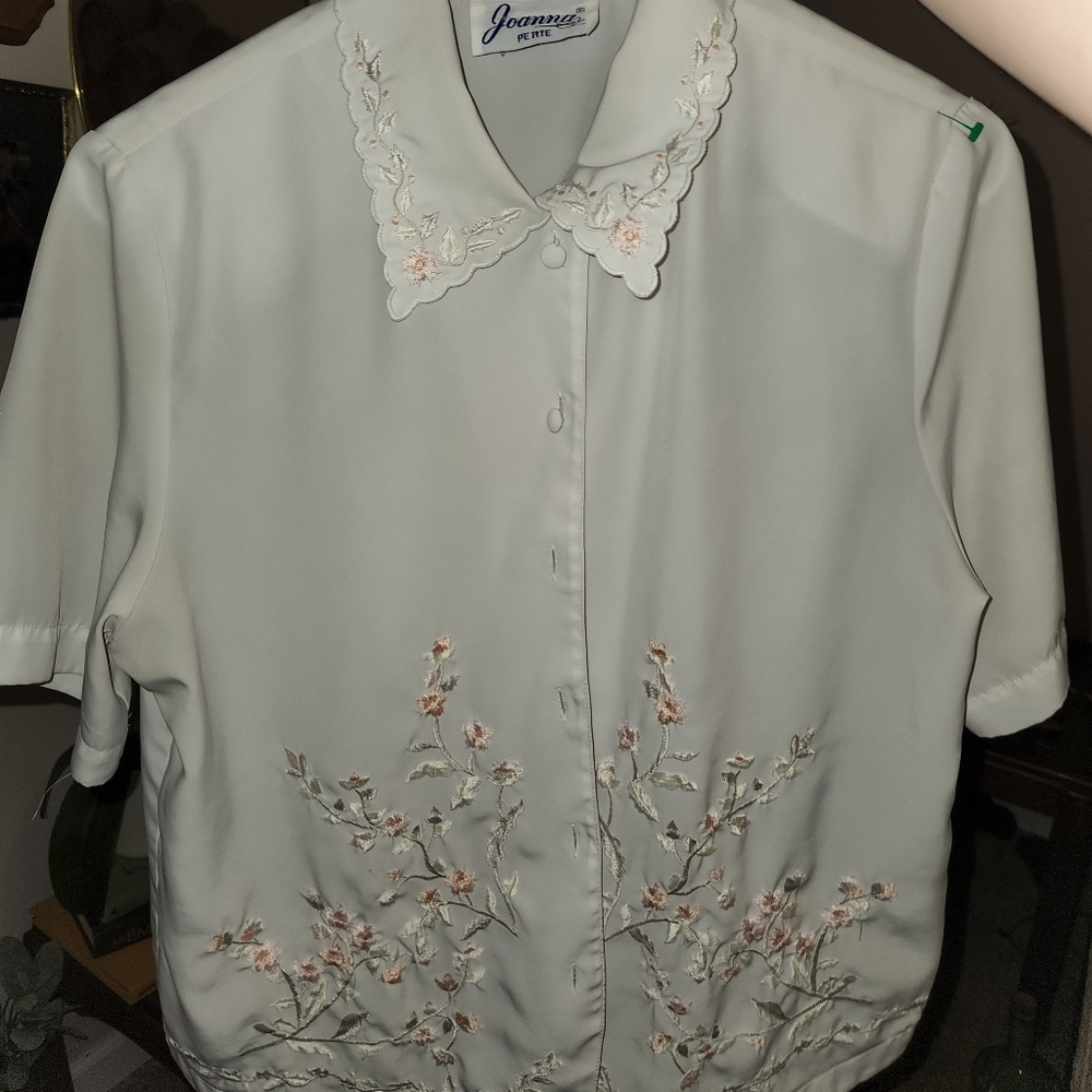 Vintage ladies floral button up